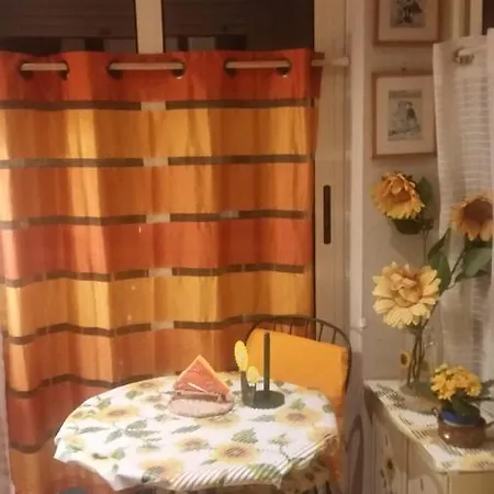 فندق مبيت وإفطار Acero Rosso A Cozy Full سان لاتْسارو دي سافين