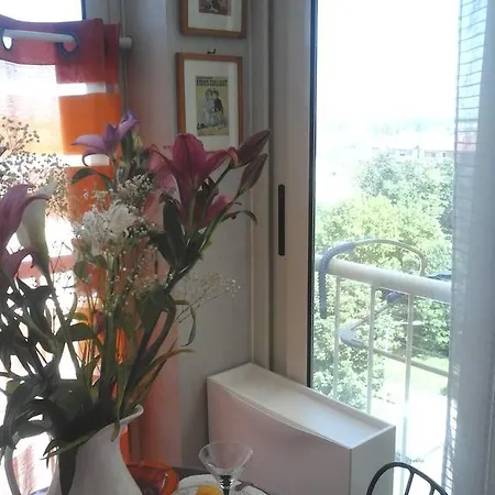 Acero Rosso A Cozy Full 4*