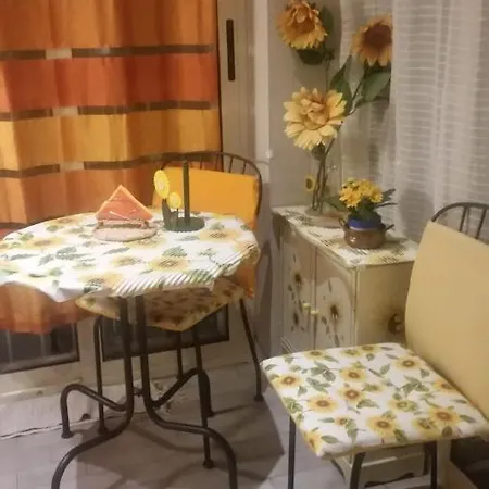 Acero Rosso A Cozy Full 4*
